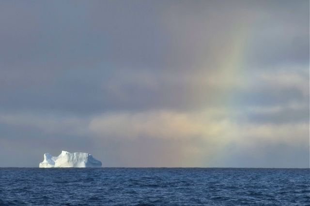 Mingxi_Yang_iceberg_and_rainbow.jpg